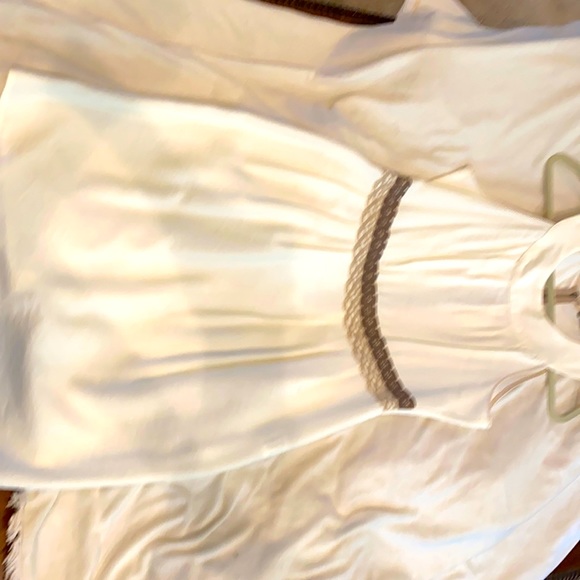 Sleeveless - Picture 1 of 5